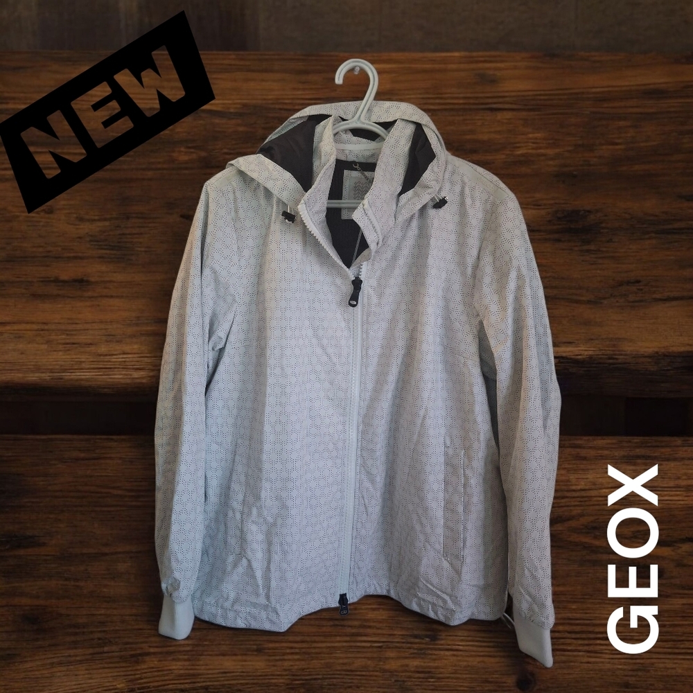 NEW / NWT Geox Respira White Jacket Size 14